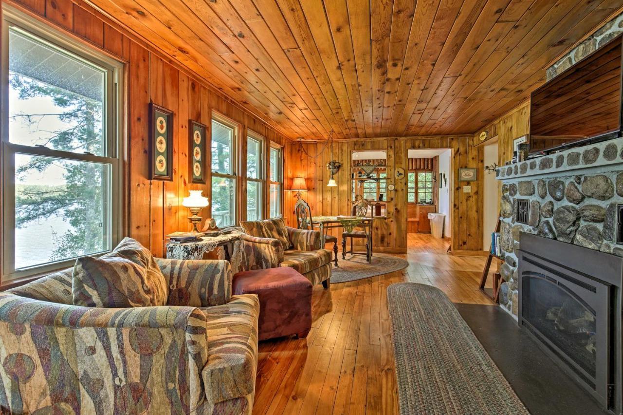 Cozy Lakefront Cabin With Indoor Gas Fireplace! Villa Mercer Exterior photo