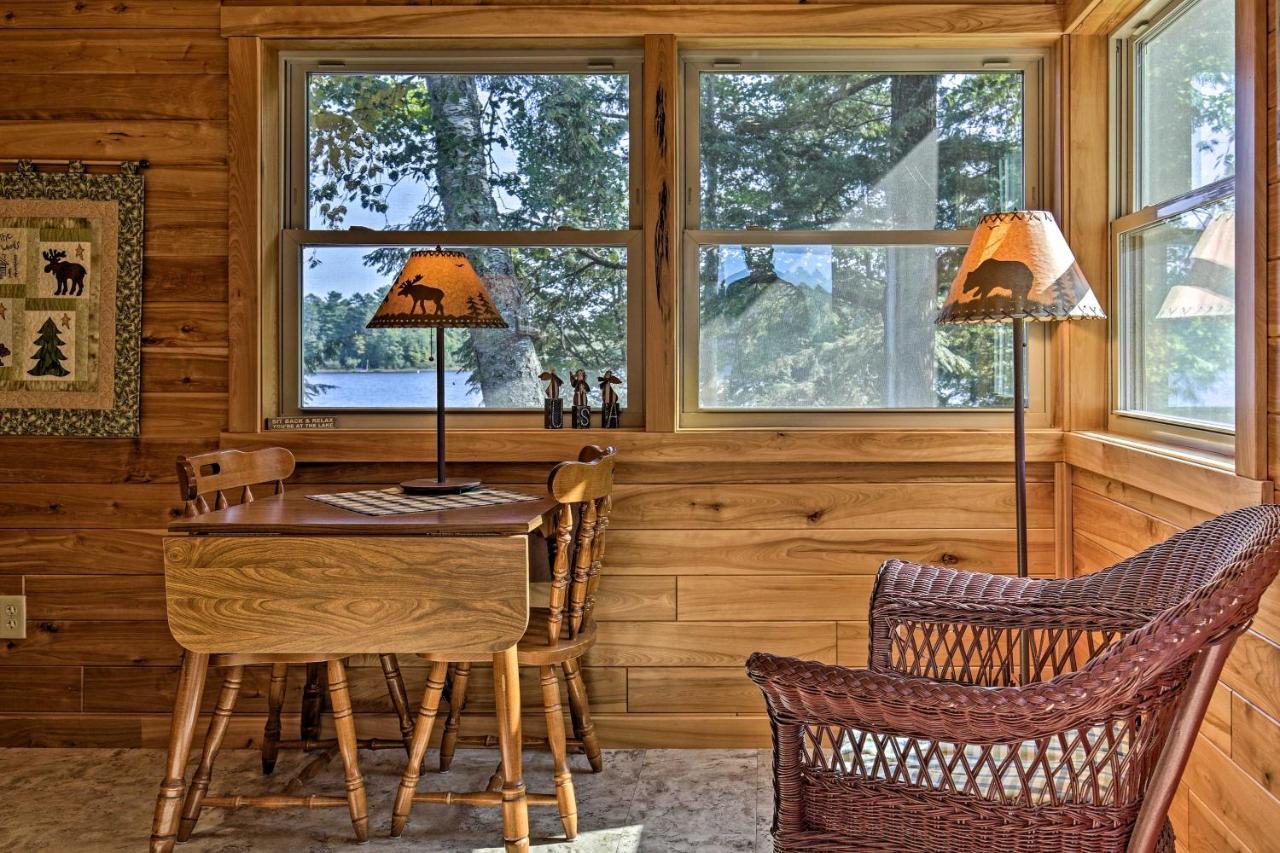 Cozy Lakefront Cabin With Indoor Gas Fireplace! Villa Mercer Exterior photo