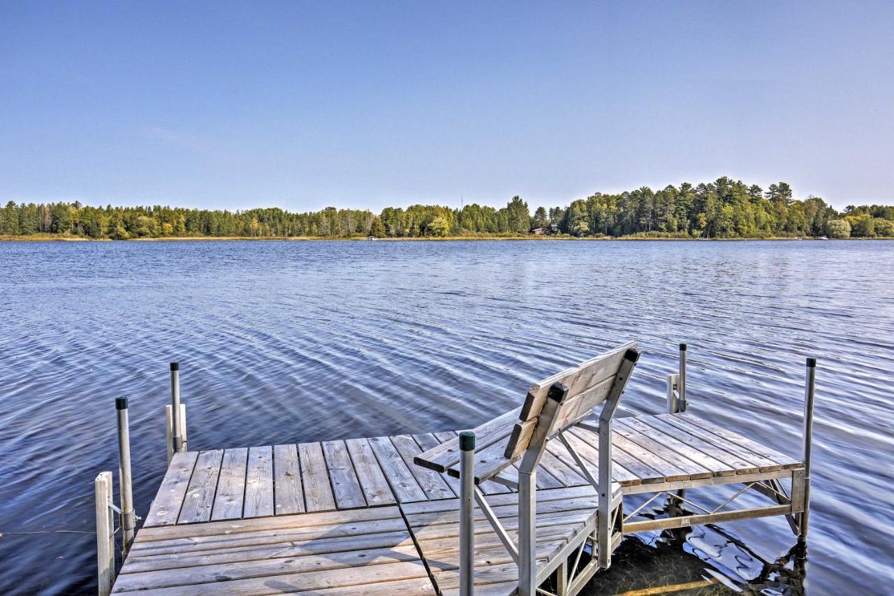 Cozy Lakefront Cabin With Indoor Gas Fireplace! Villa Mercer Exterior photo