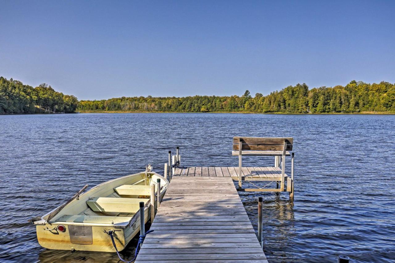 Cozy Lakefront Cabin With Indoor Gas Fireplace! Villa Mercer Exterior photo